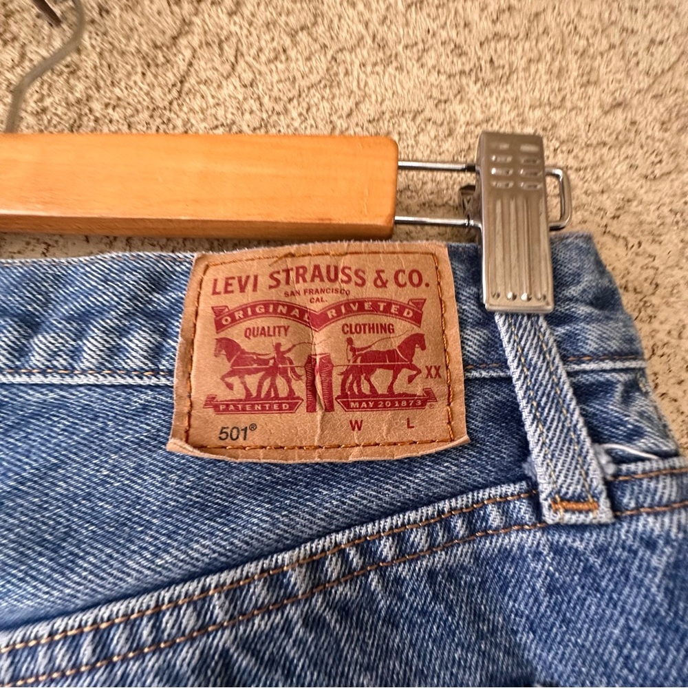 Levi's 501 Classic Blue Jean Shorts Jorts - Picture 8 of 11